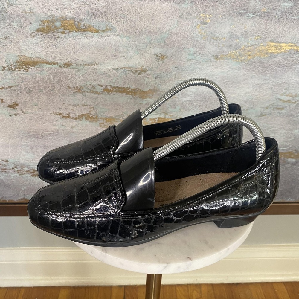 Clarks Collection Shoes Womens Size 8.5 Black Croc Embossed Slip On Loafers - Picture 1 of 11